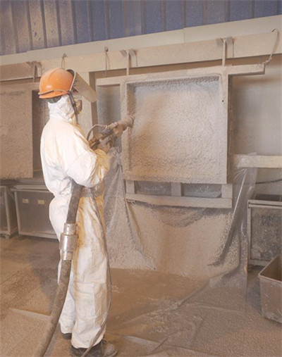 Refractory pan mixer