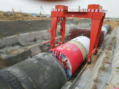 Tunnel building machine use hose pump 