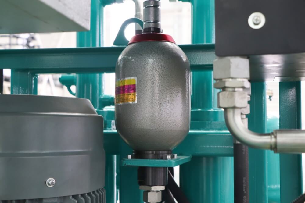 Hydraulic accumulator