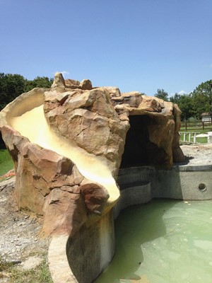 Shotcrete pump for swimming pool and artificial rockwork