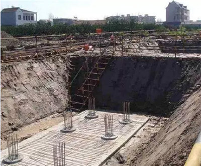 Grading excavation foundation