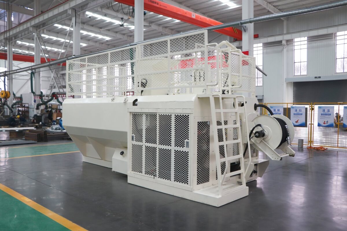 1600 gallon hydroseeder