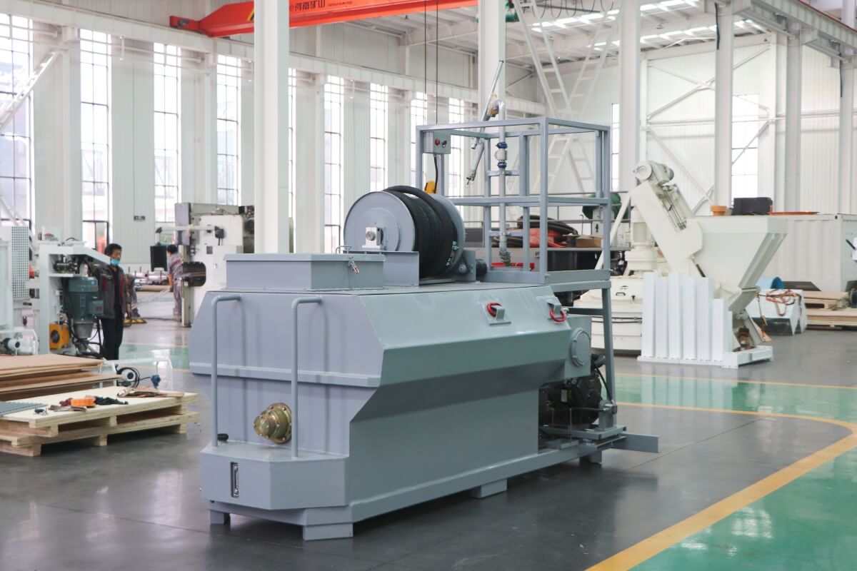 hydroseeding machine for mine reclamation