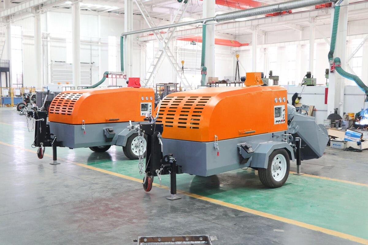 Diesel driven screed conveyor