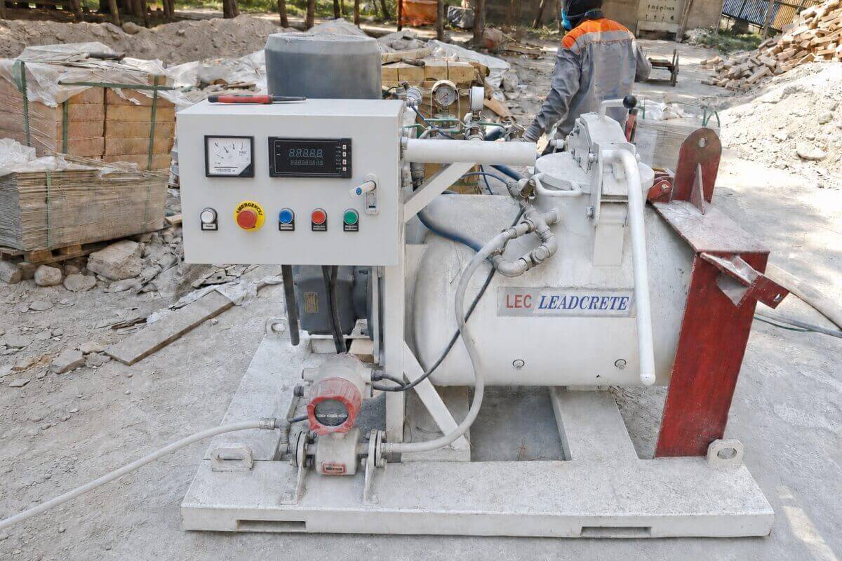 refractory concrete mix and transport pump