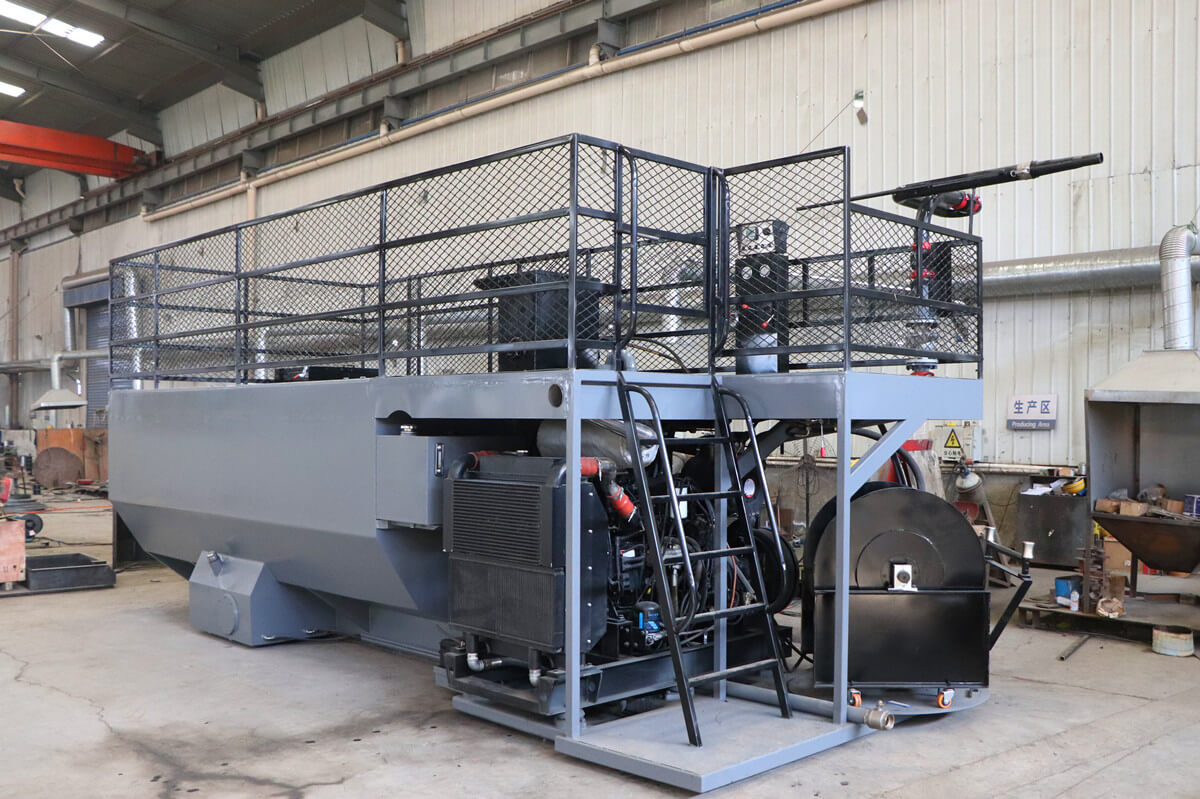 hydroseeding machine for highway greening