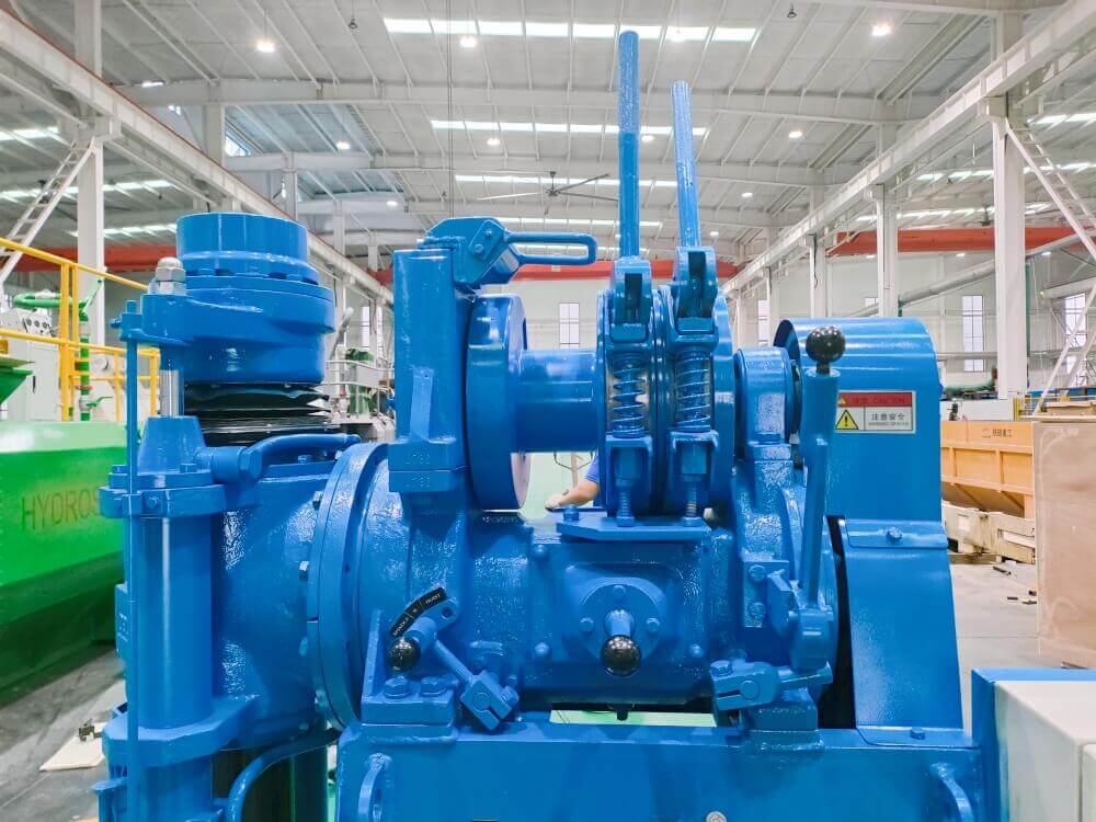 Hoist of electric motor core drilling rig