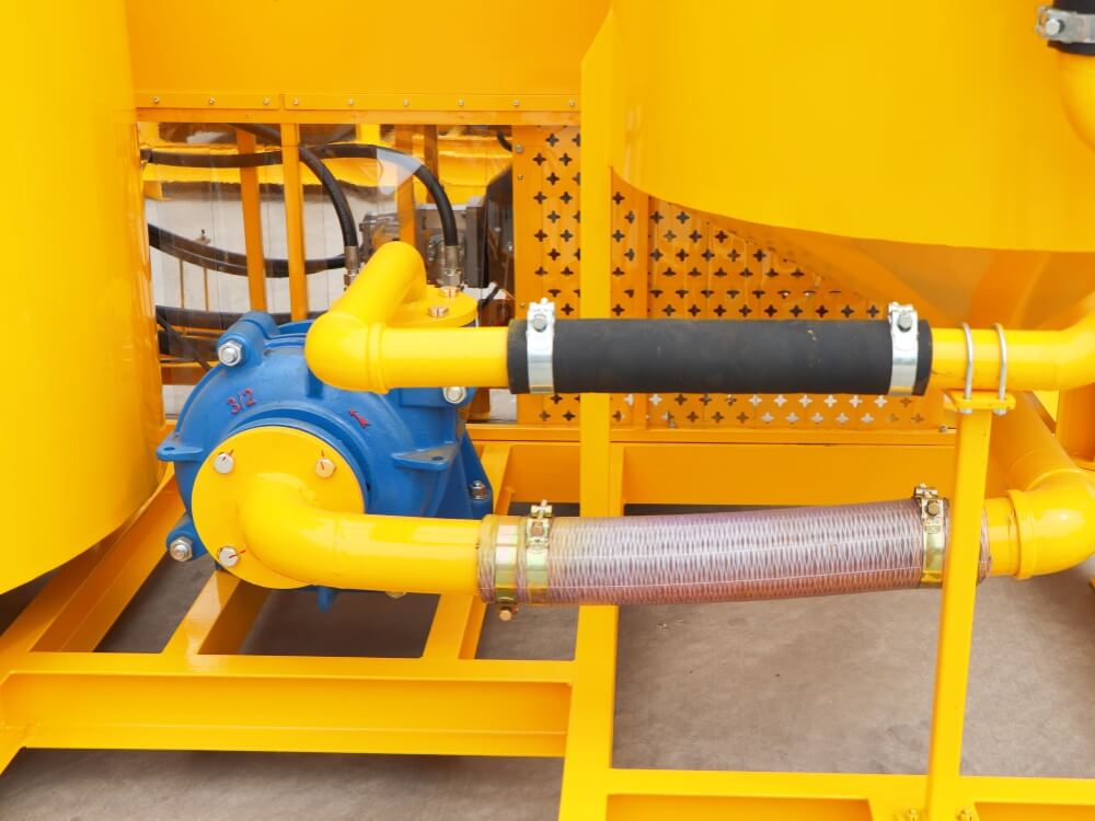 Heavy-duty slurry pump for recirculating and discharging