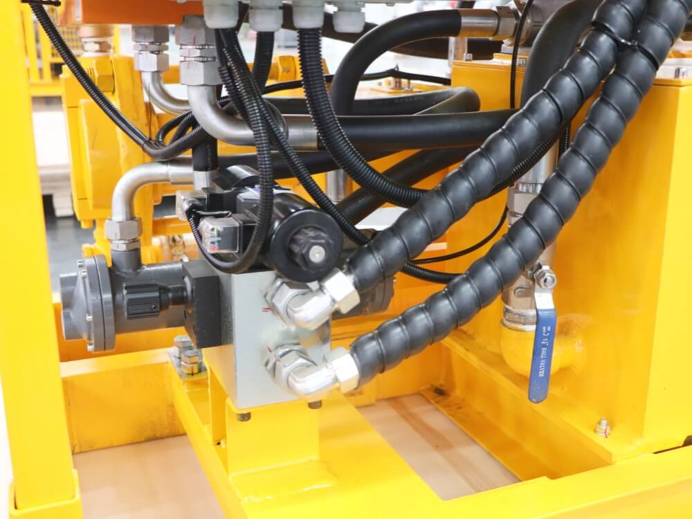 Solenoid reversing valve