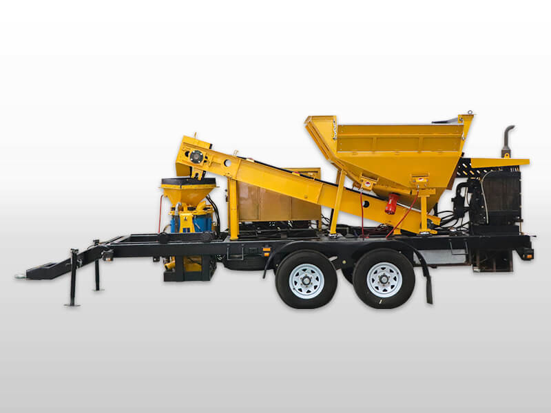 compact shotcrete machine with conveyor