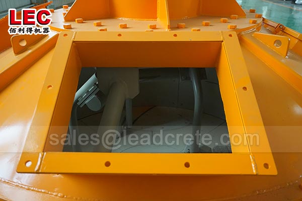 Automatic concrete block mixer