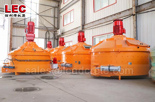 Large capacity concrete mixer