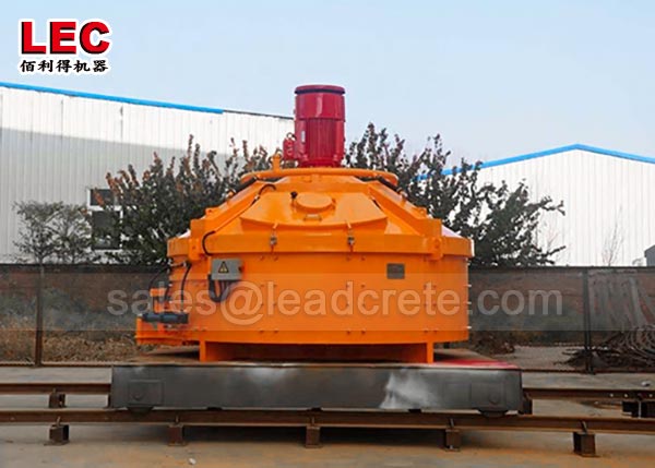 Mobile batch concrete mixer