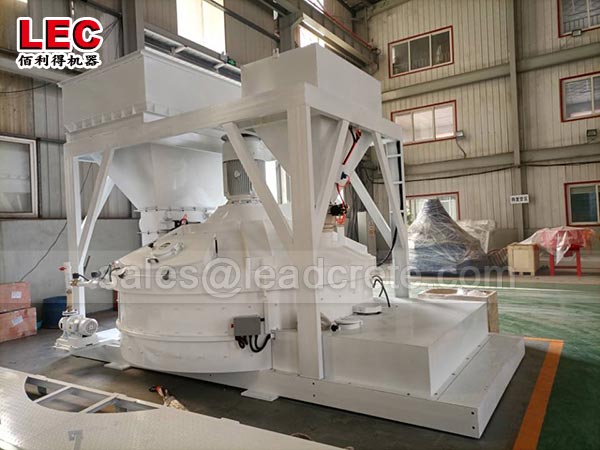 Planetary concrete mixer for concrete prefabricated panels