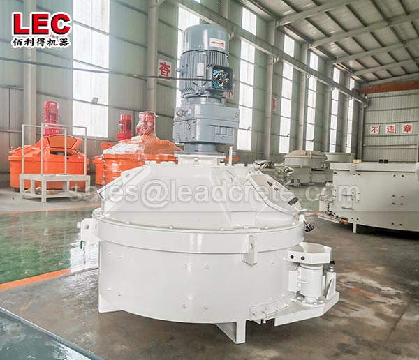 Planetary mixer for concrete