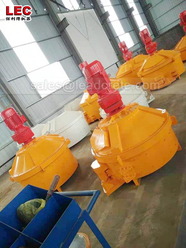 Small planetary concrete mixer