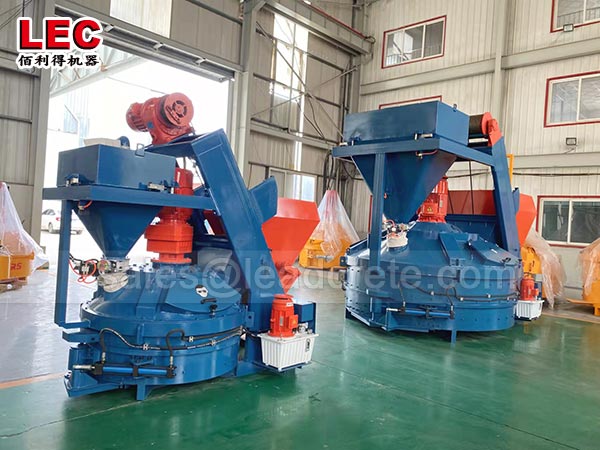 Vertical concrete mixer