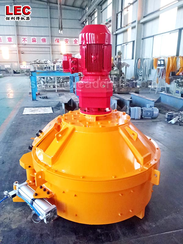 Concrete mixer vertical shaft