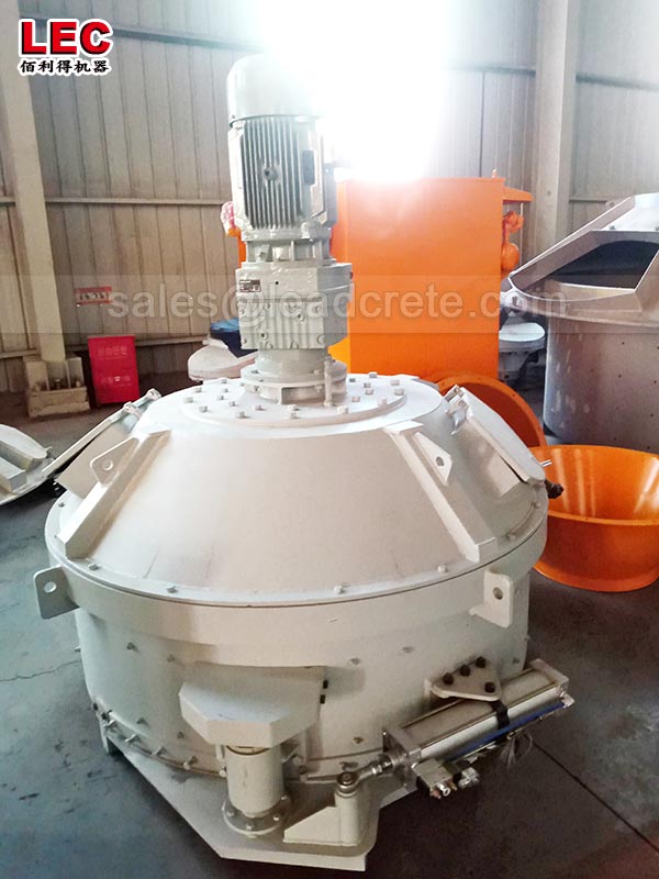 Road construction concrete mixer