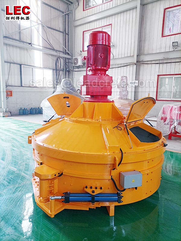 Portable concrete mixer machine