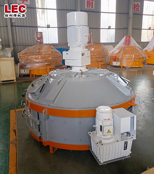 Planetary mixer for concrete pipe production