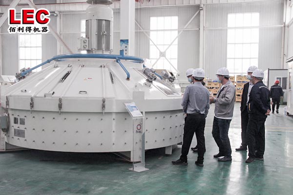 High mixing speed refractory planetary concrete mixer