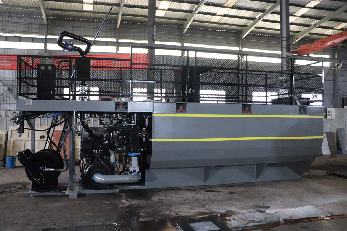 Hydroseeding machine for slope greening