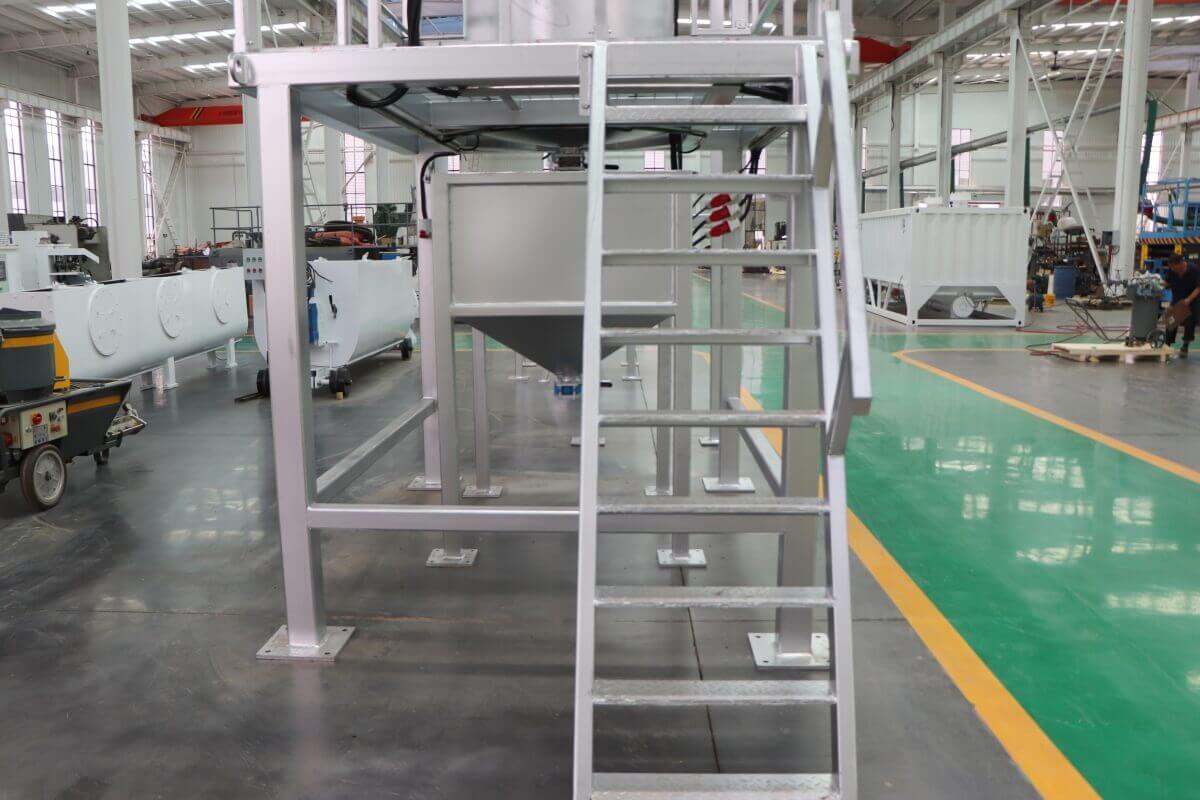 grout mixer with escalator