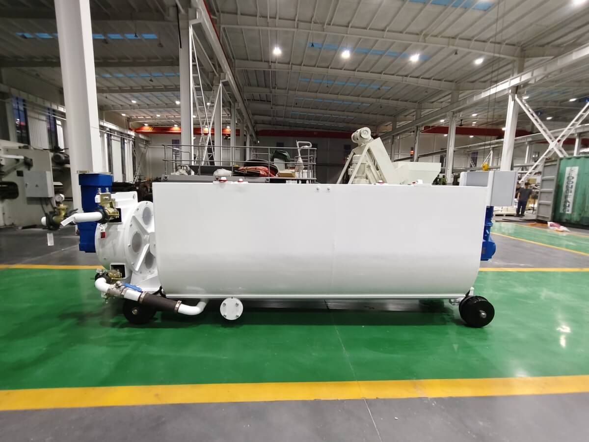 Hose concrete pump with mixer
