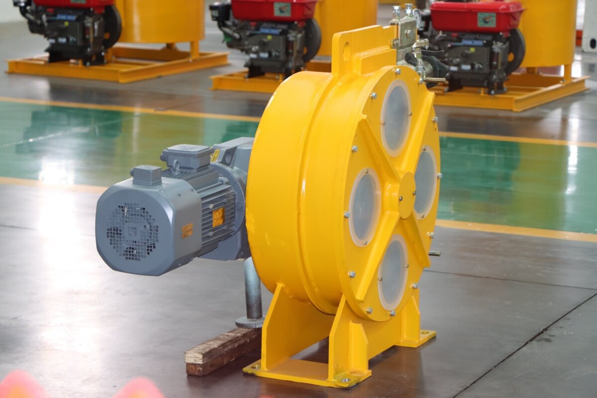 Hose peristaltic pump for concrete
