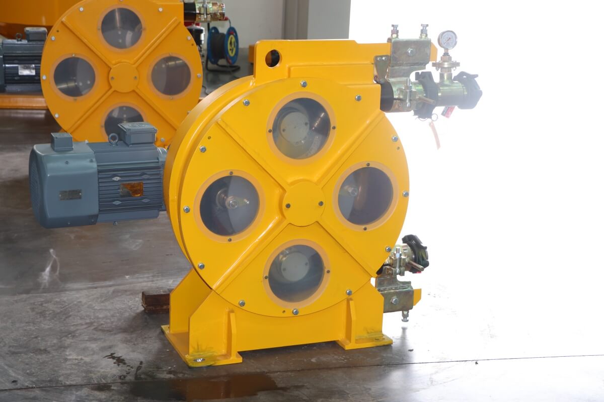 Peristaltic pump for pumping sludge with fines and brine