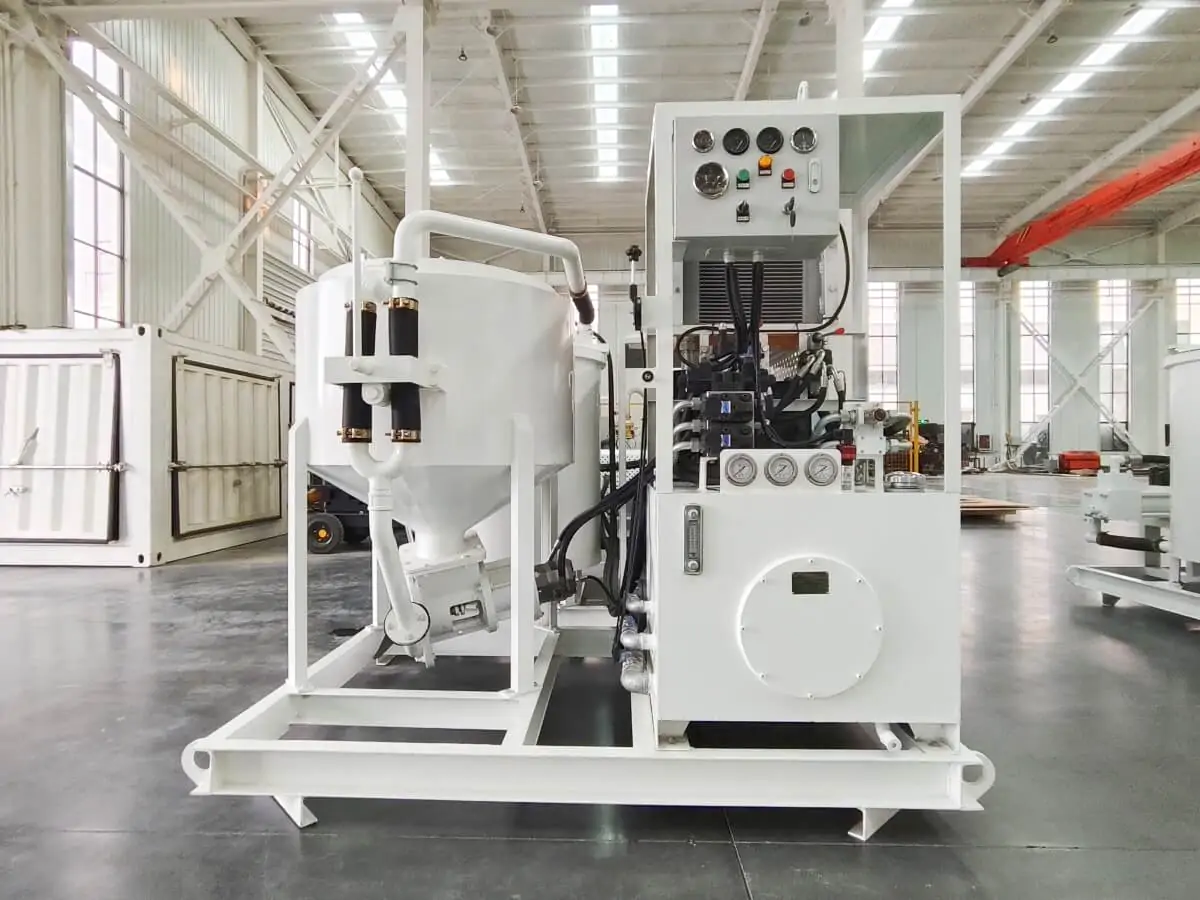 Injection pump and mixer